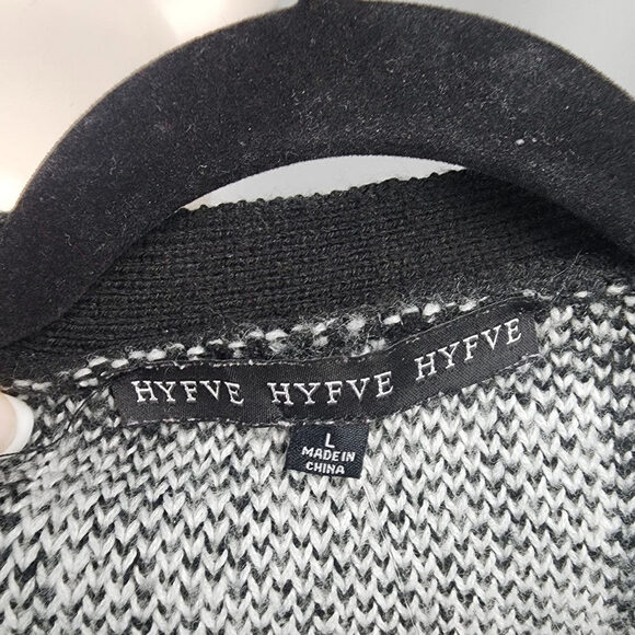 HYFVE Black & White Knit Chunky Button Up cardigan Size L - Picture 7 of 9